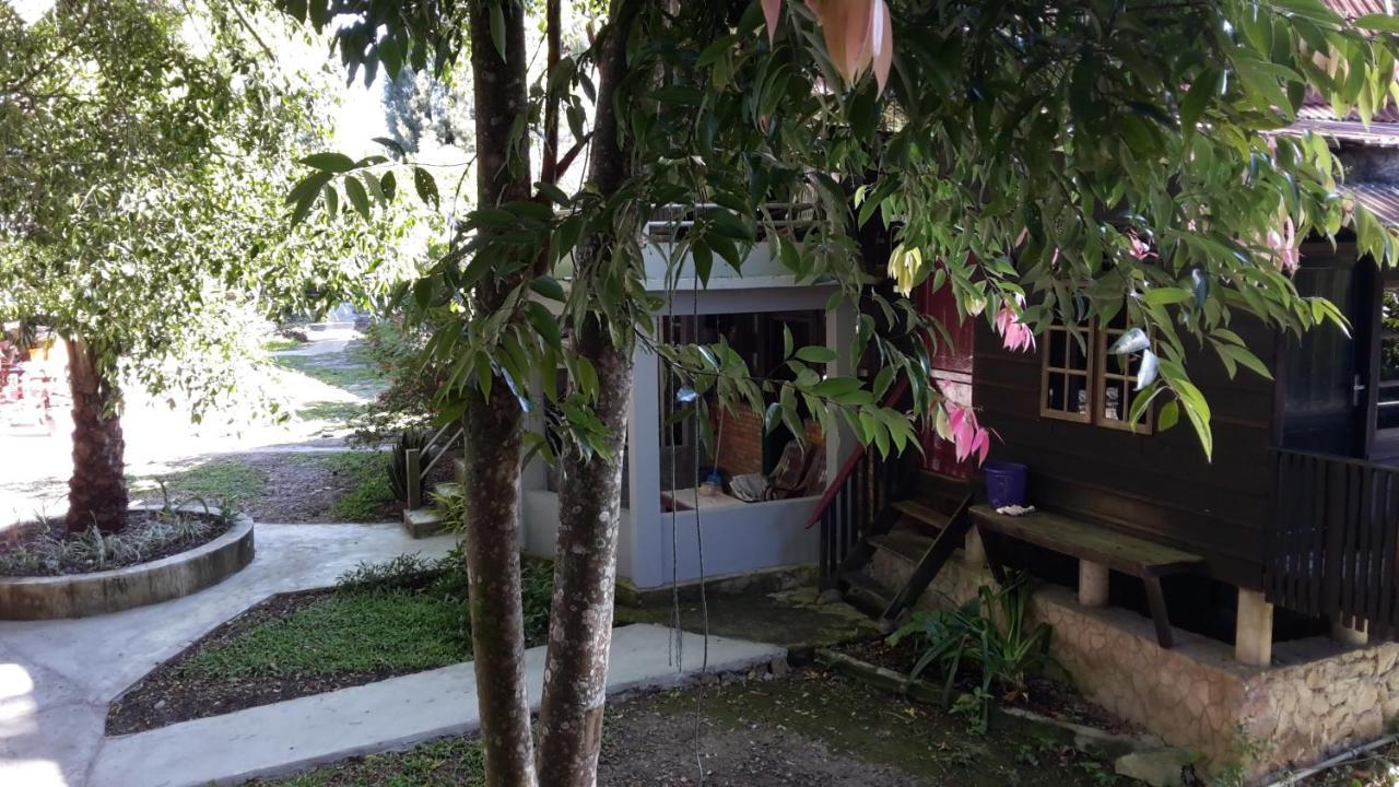 Liberta Homestay Tuk Tuk Exterior photo