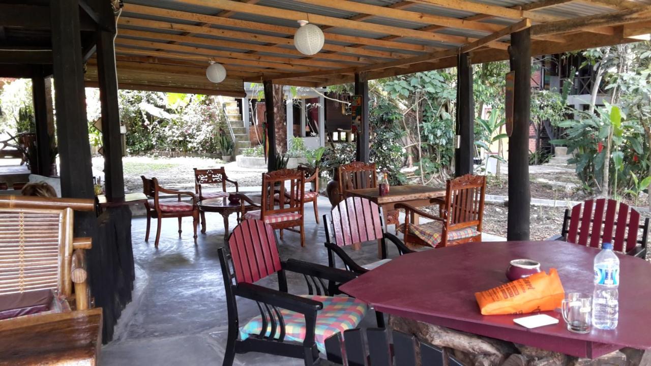 Liberta Homestay Tuk Tuk Exterior photo