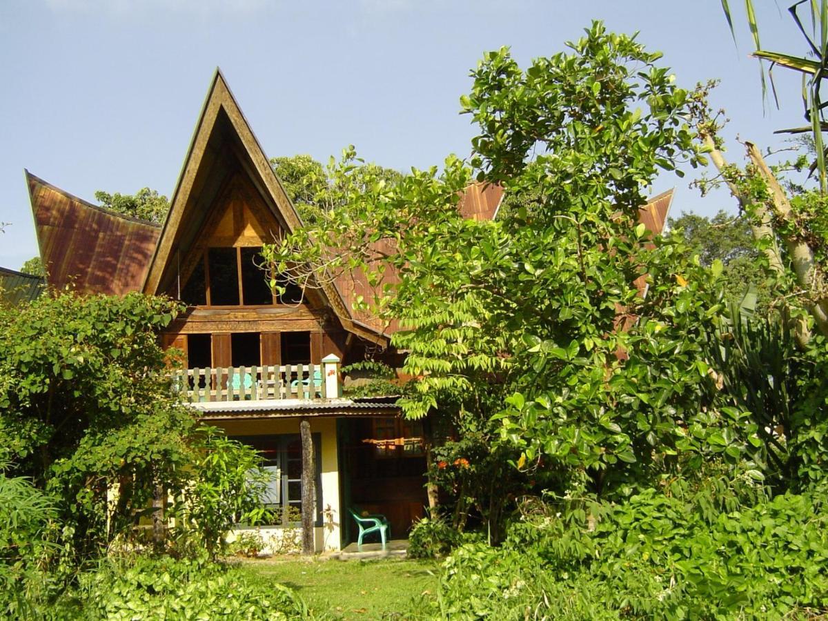 Liberta Homestay Tuk Tuk Exterior photo