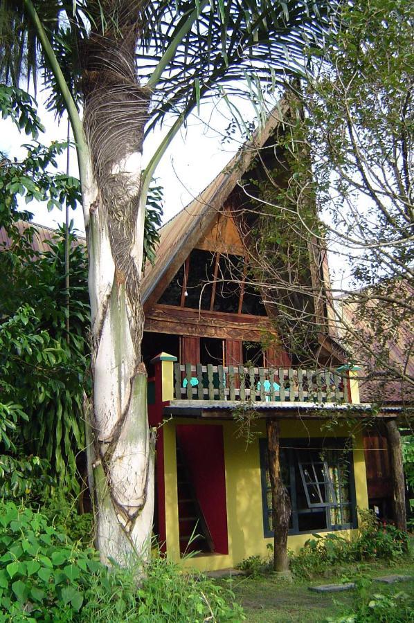Liberta Homestay Tuk Tuk Exterior photo