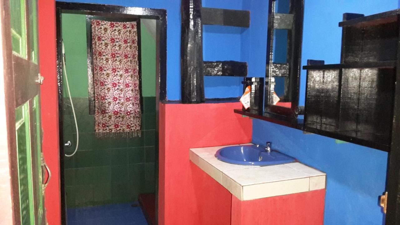 Liberta Homestay Tuk Tuk Exterior photo